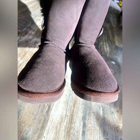 UGG Classic Bailey Boots With Buttons • Dark Brown Leather • Sheepskin • sz W6 - Picture 14 of 16